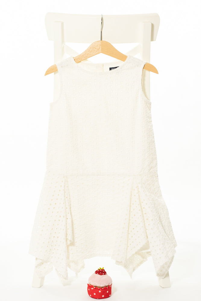 Елегантна снежнобяла асиметрична памучна рокля с рязана дантела, GAP/ 5г., 110см.