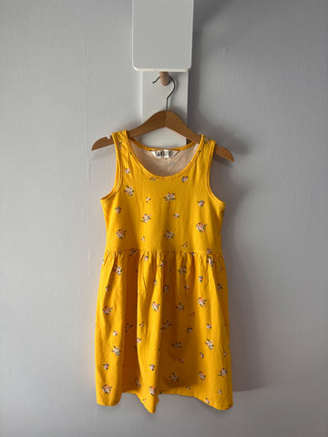 Жълта рокля на дребни цветя H&M/122-128см/6-8г