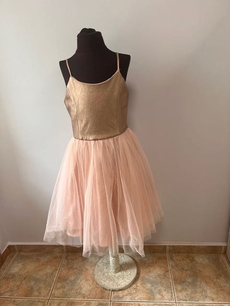 Нежна официална рокля с голяма пачка в нежно розово и блестяща горна част  PINK&VIOLET/12г