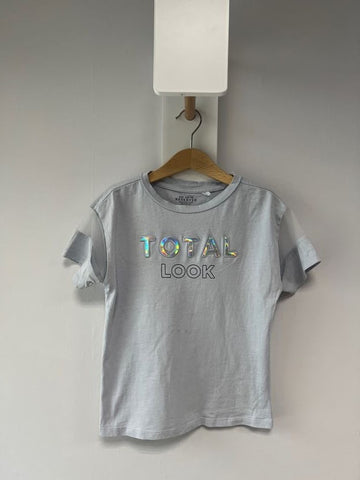 Светло сива тениска с лъскав надпис  Reserved/134 см/9-10г