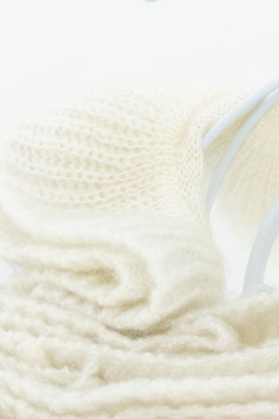 Топъл елегантен снежно бял шал на къдрички