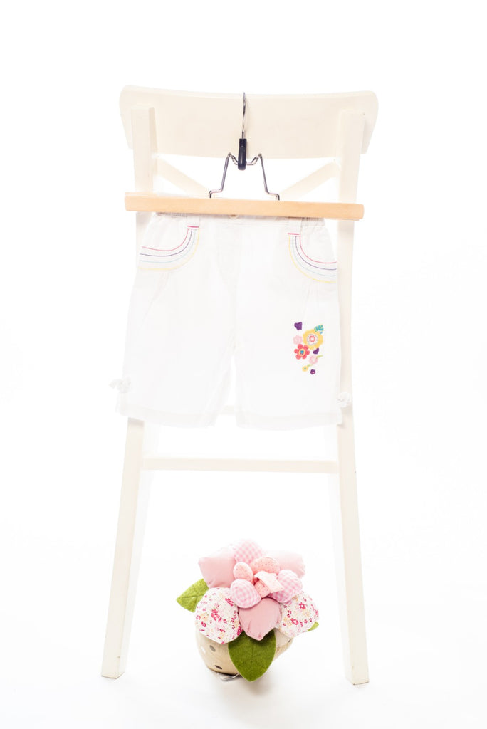Къс панталон с ластична талия и бродерия от цветя Cichild / 9-12м.