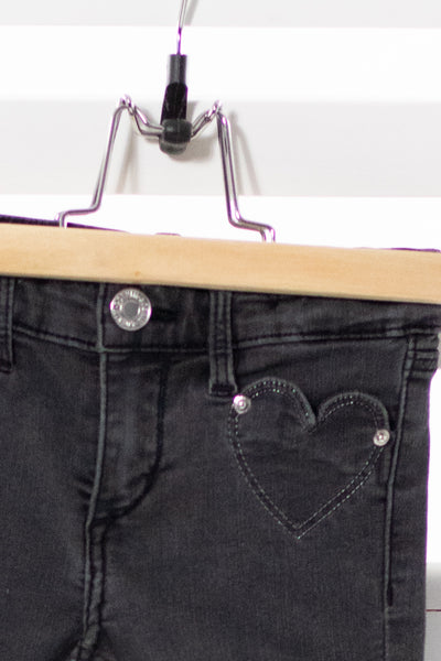 Тъмносиви ластични skinny дънки с джобчета на сърца H&M/ 3-4г