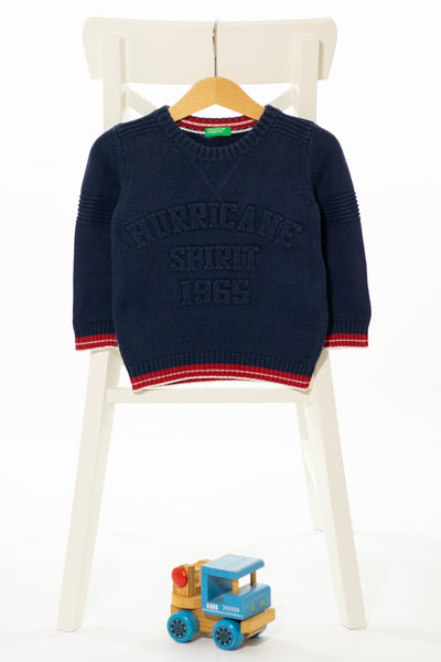 Тъмносин памучен пуловер с червен кант по ръбовете и релефен надпис, BENETTON/ 1г., 82см.