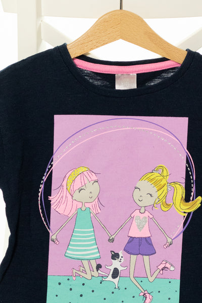 Тъмносиня тениска с кокетна щампа с весели момичета, LITTLE KIDS/ 6-7г., 122см.