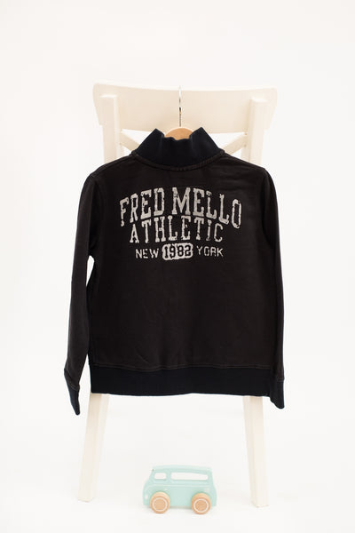 Суитчър в черно с мека щампа надпис Fred Mello / 4-5г.